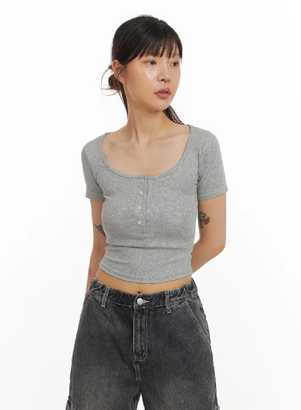 Slim Fit Buttoned U-Neck Crop Top IY410