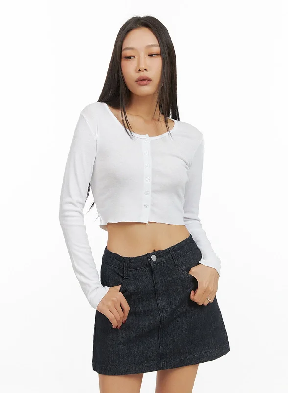 Buttoned U-Neck Crop Top IS427