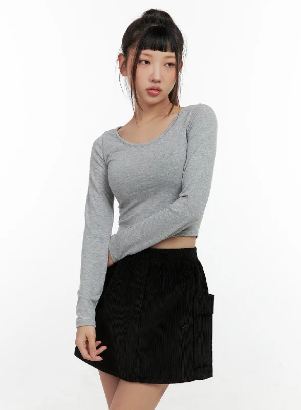 Classic Scoop Neck Crop Top CN404