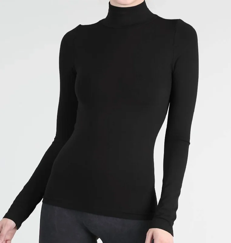 Long Sleeve Mock Neck Top In Black